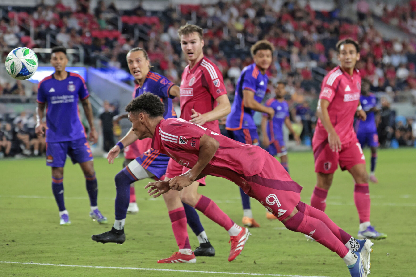 Late rally not enough as 51黑料 City SC falls to Houston 3-2